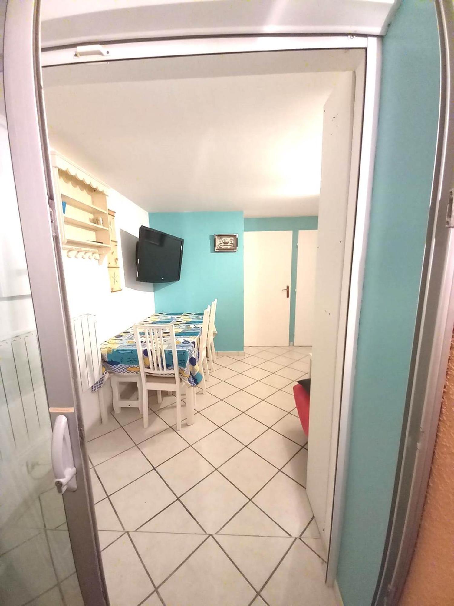 Apartment Barcares F2 Cabine, Rdc, 50 M, 28 M2, 6 Personnes