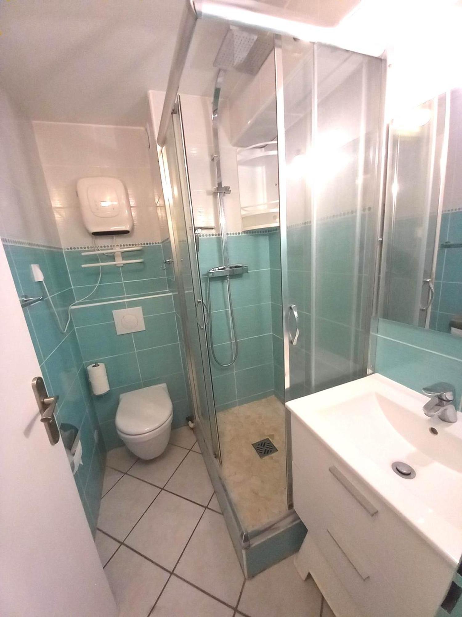 Barcares F2 Cabine, Rdc, 50 M, 28 M2, 6 Personnes * Le Barcares